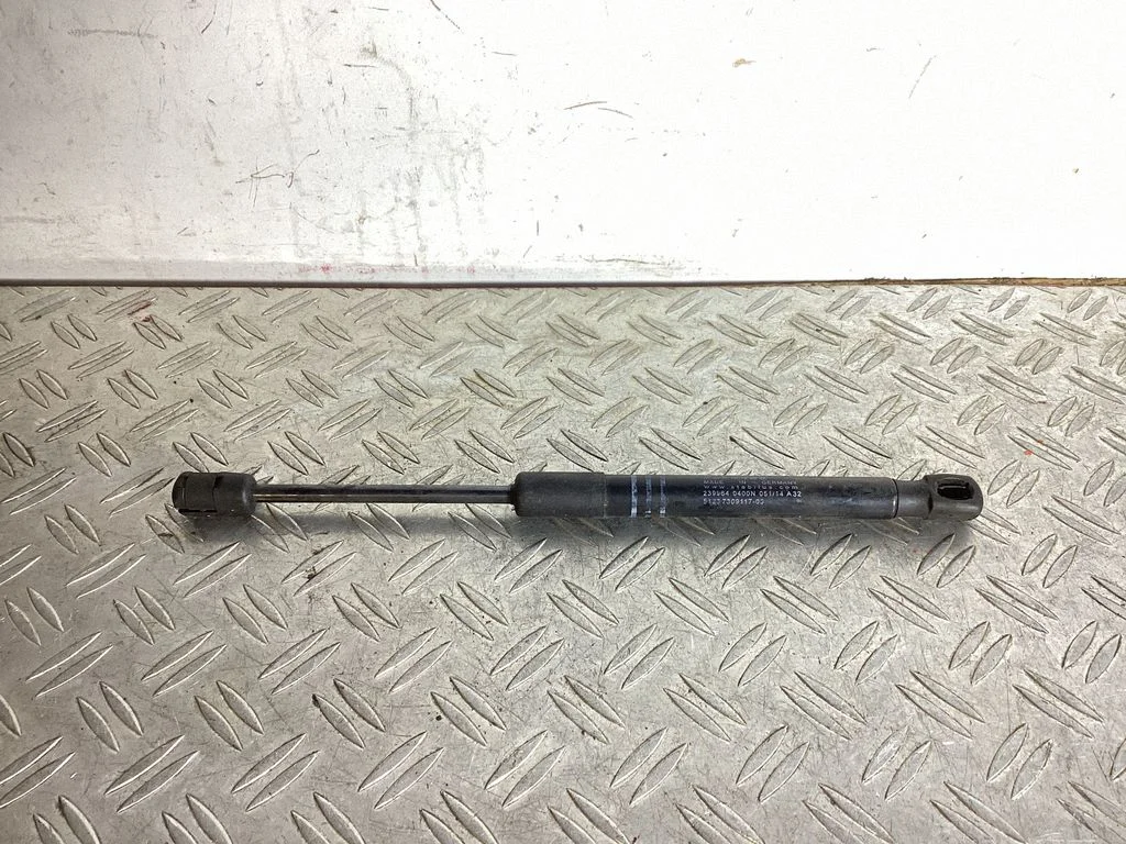 Front bonnet/hood damper/strut – BMW 6 Series F06 Gran coupe (2012-2018)