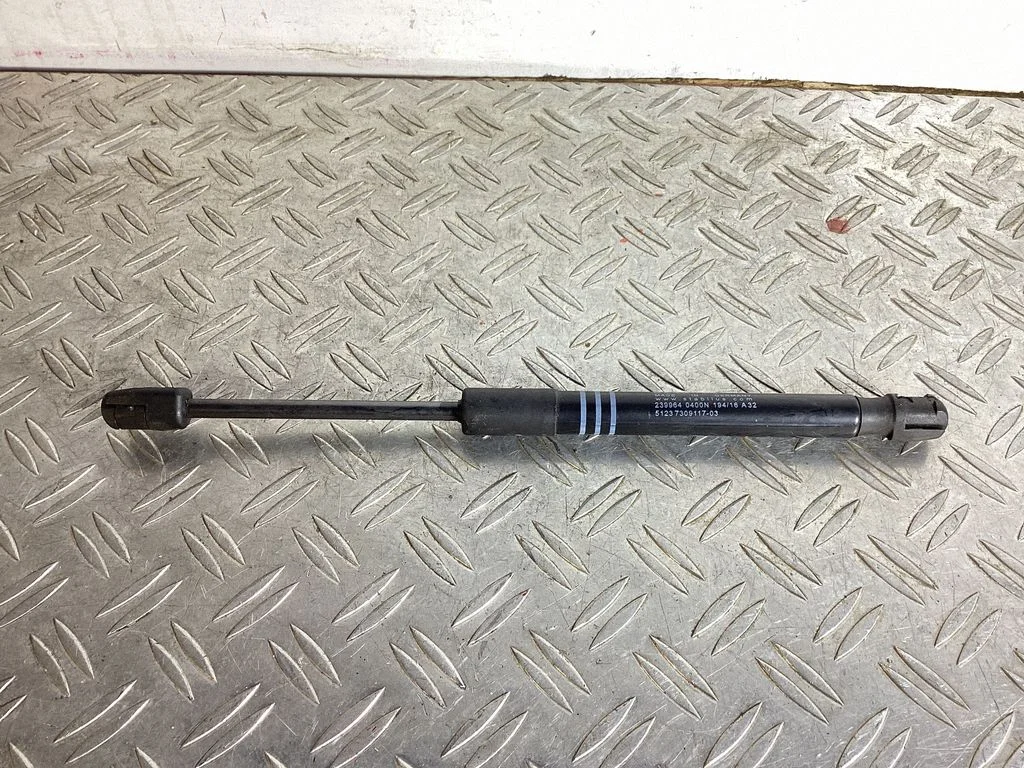 Front bonnet/hood damper/strut – BMW 6 Series F06 Gran coupe (2012-2018)
