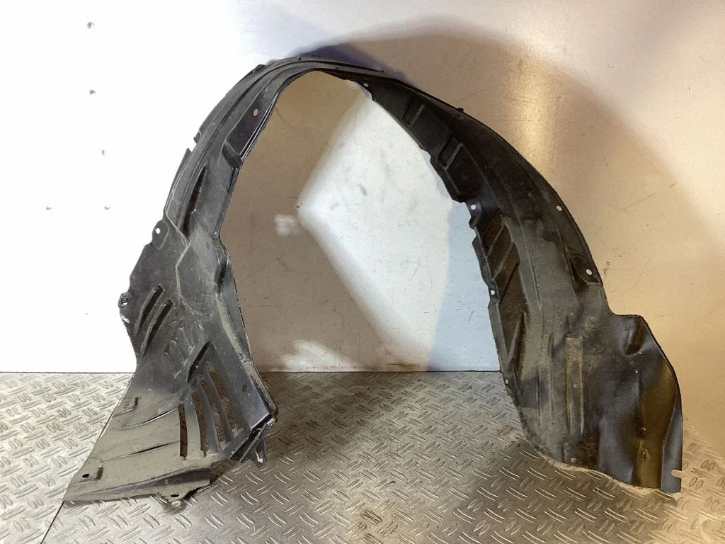Front wheel arch liner splash guards – Mitsubishi Pajero Sport I (1996-2008)