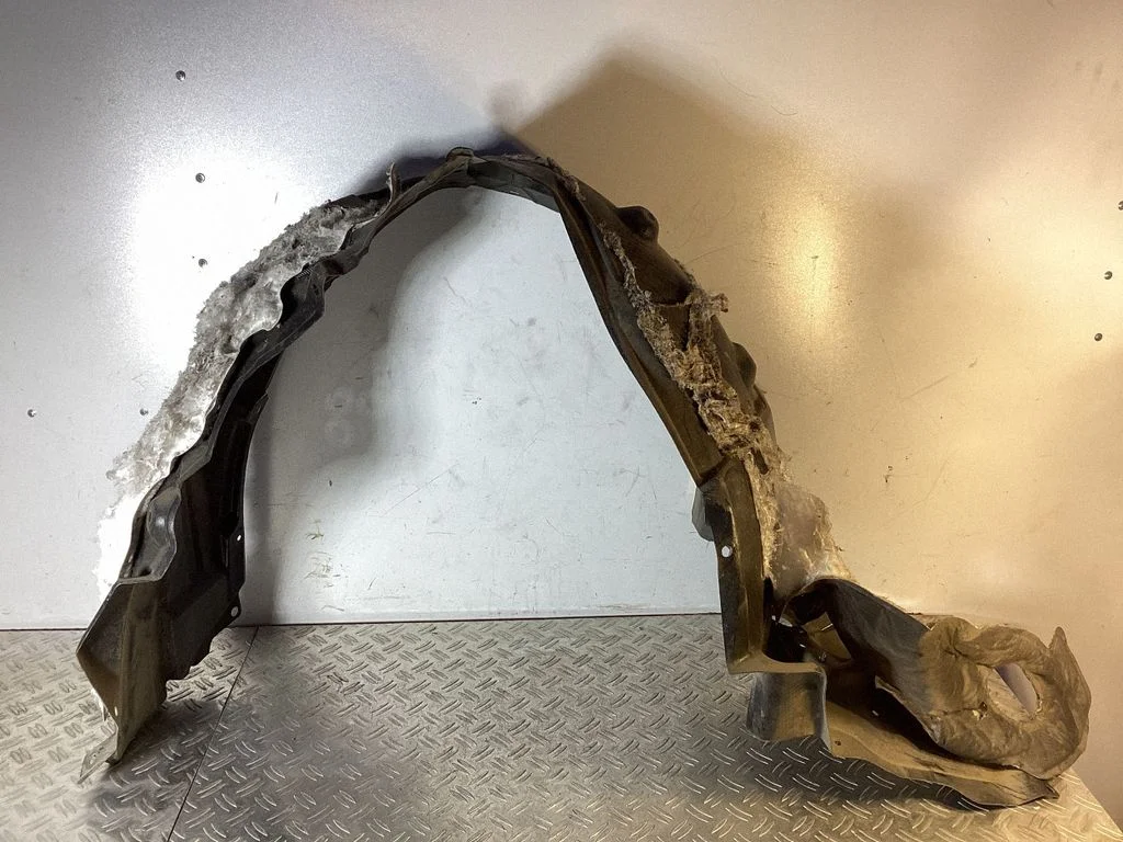 Nadkole przednie – Lexus IS III XE30 (2013-2020)