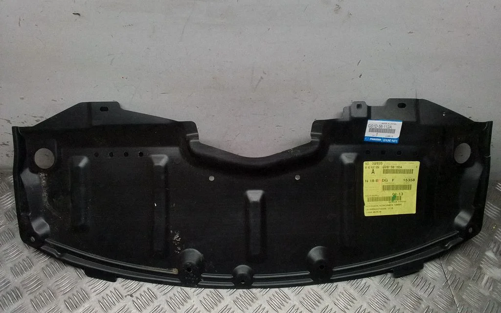 Engine splash shield/under tray GS1D56112