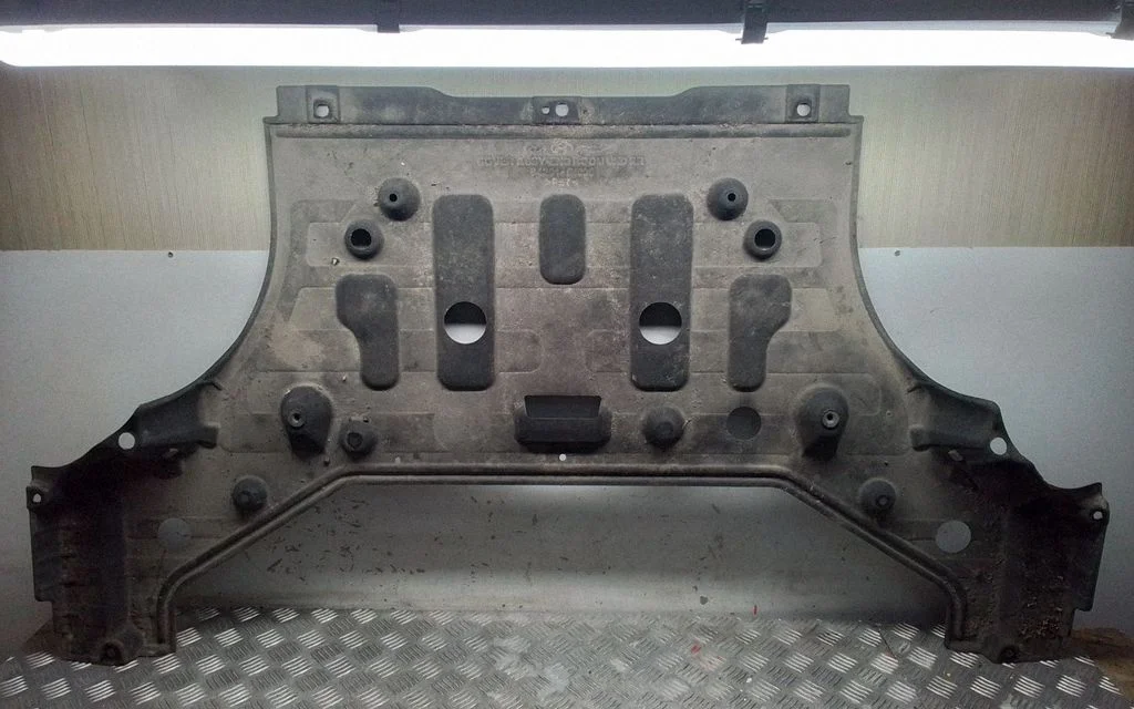 Engine splash shield/under tray