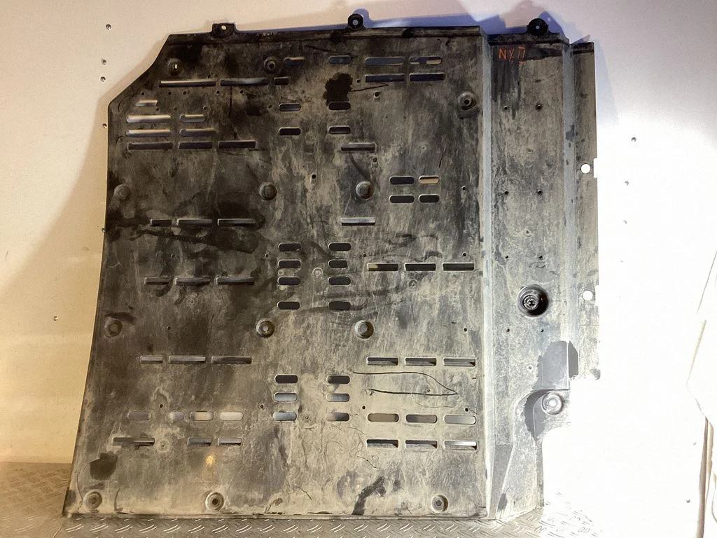 Engine splash shield/under tray – Lexus NX (2021-)