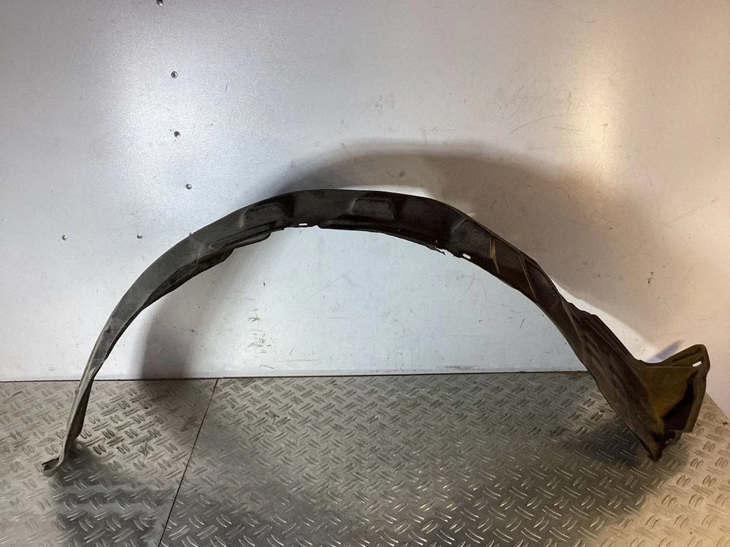 Nadkole przednie – Toyota Avensis T220 (2000-2003)