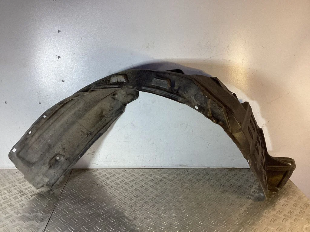 Nadkole przednie – Toyota Avensis T220 (2000-2003)
