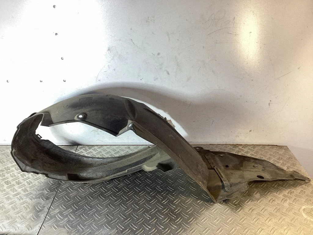 Nadkole przednie – Toyota Avensis T270 (2009-2012)