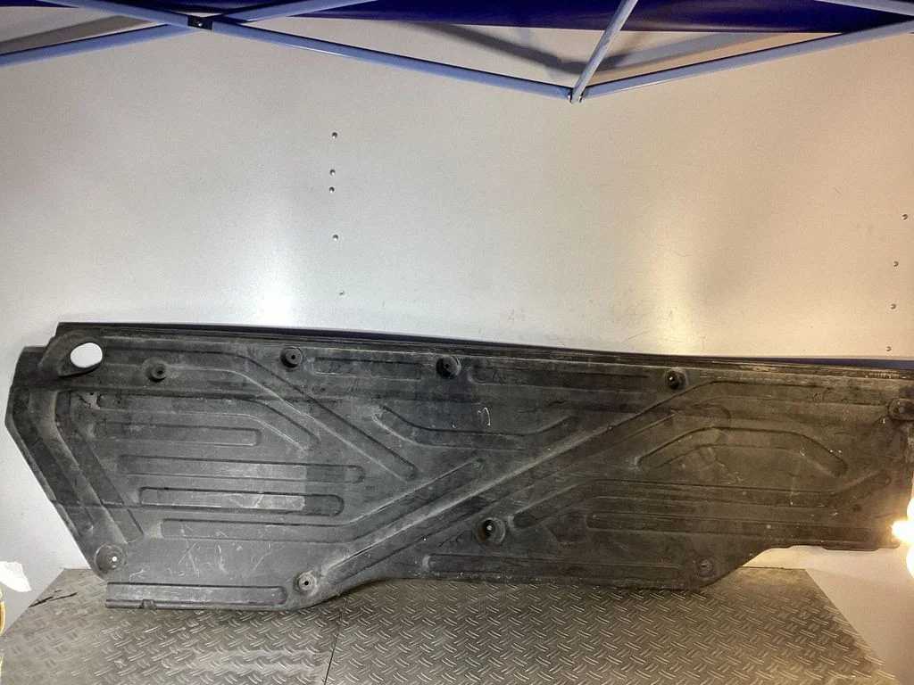 Engine splash shield/under tray A2206190638