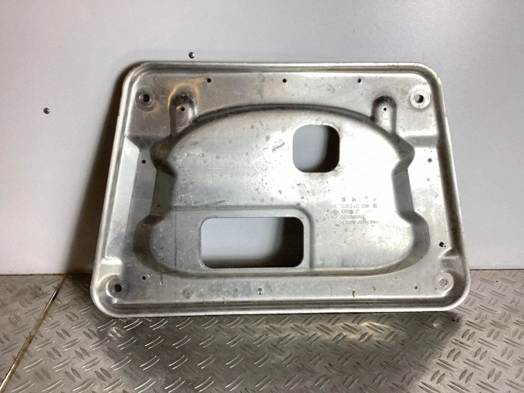 Engine splash shield/under tray 31103412093