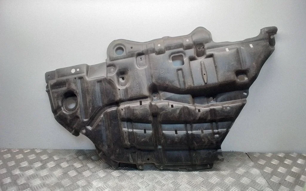 Engine splash shield/under tray – Lexus RX 450H (2016-)