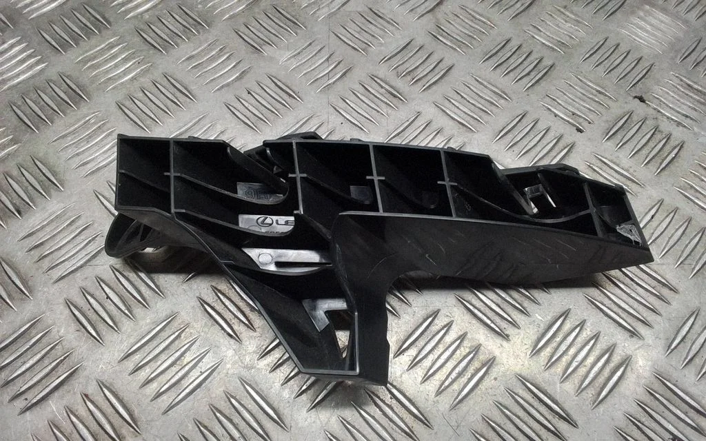 Rear bumper mounting bracket – Lexus RX 450H (2016-)