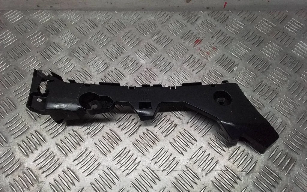 Tagumise kaitseraua kinnitusklamber – Mazda 3 II (2009-2013)