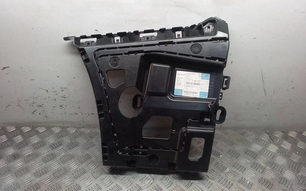 Mocowanie zderzaka tylnego 51127428731 – BMW Seria 4 F32 F33 (2013-2020)