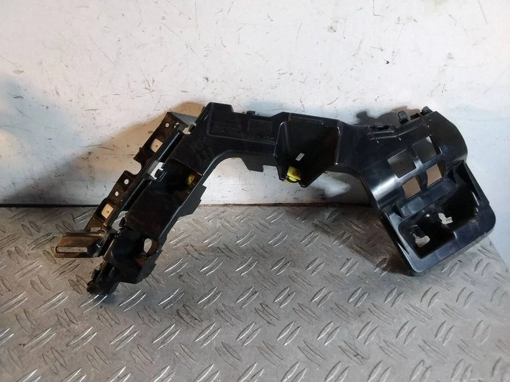 Rear bumper mounting bracket 86653CV000