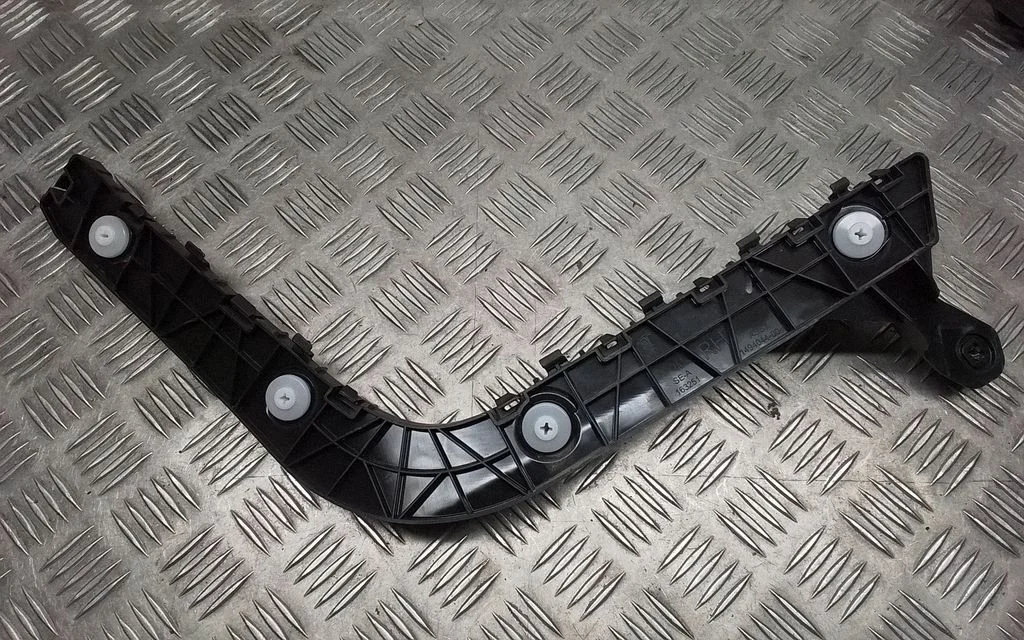 Rear bumper mounting bracket – Tesla Model Y (2020-)