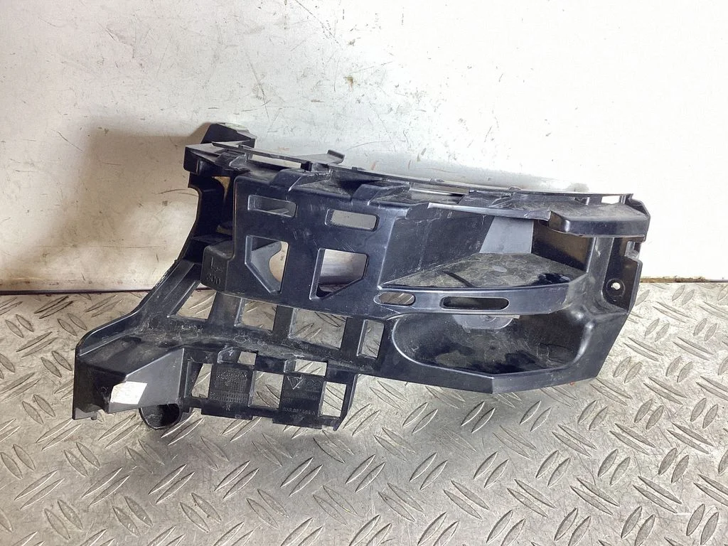 Tagumise kaitseraua kinnitusklamber – Porsche Macan (95B) (2014-2018)