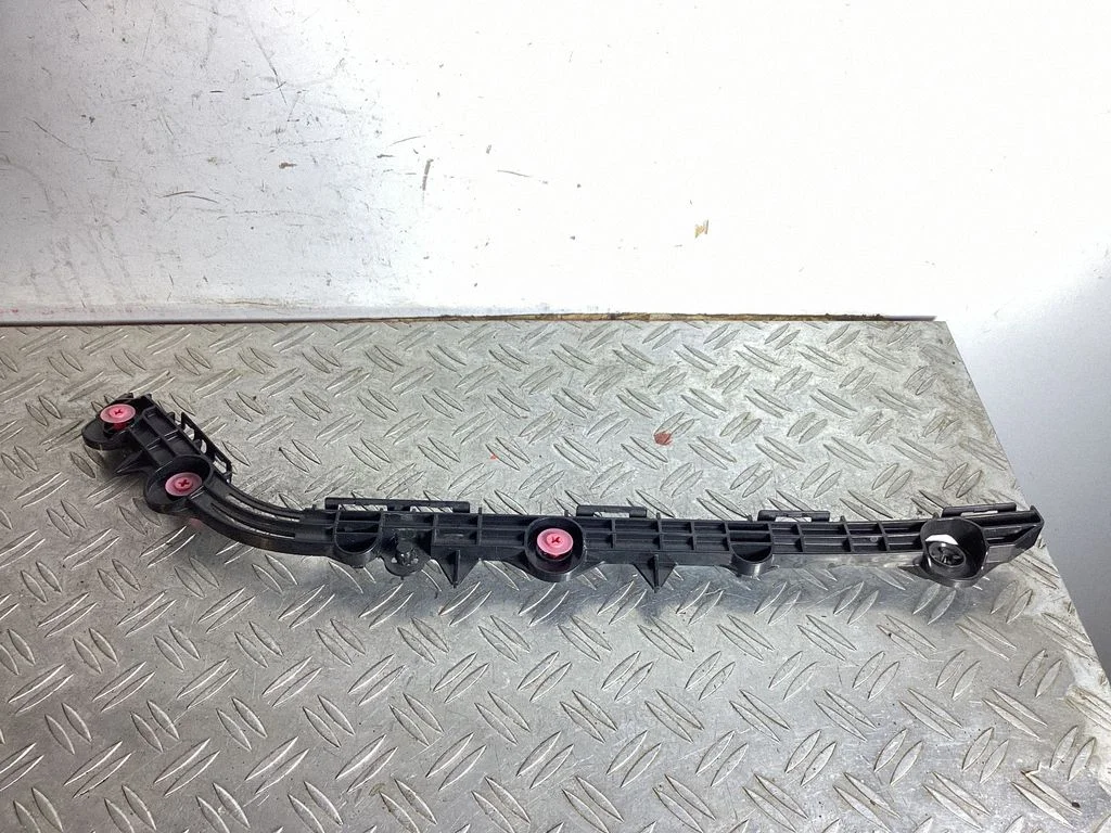 Tagumise kaitseraua kinnitusklamber – Lexus GS 250 350 300H 450H (2013-)