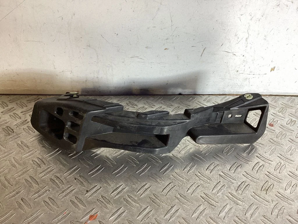 Tagumise kaitseraua kinnitusklamber – Porsche Cayenne (92A) (2010-2017)