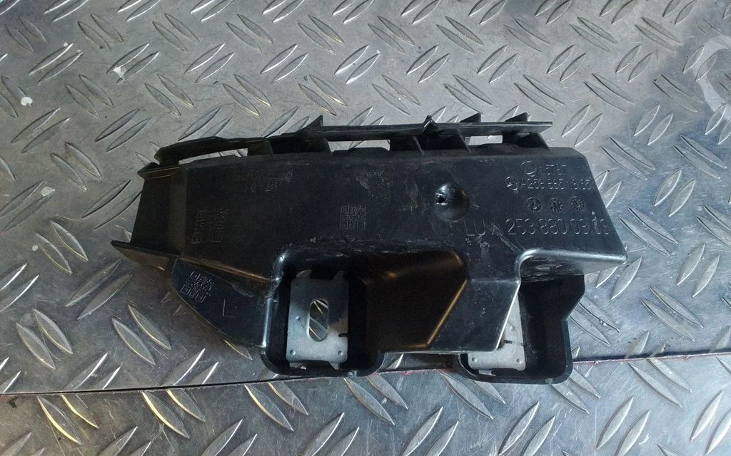 Rear bumper mounting bracket – Mercedes-Benz GLC-Class C253 (2016-)