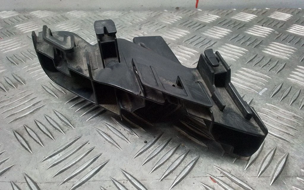 Rear bumper mounting bracket 5256378010