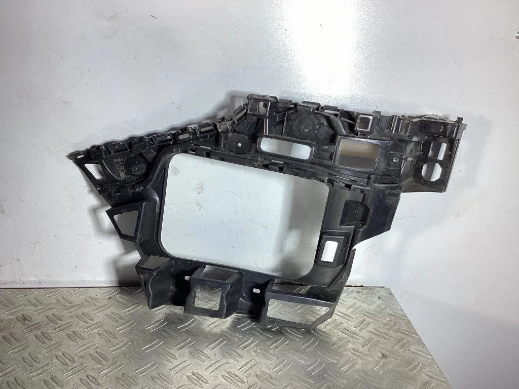 Rear bumper mounting bracket 7P6807393D