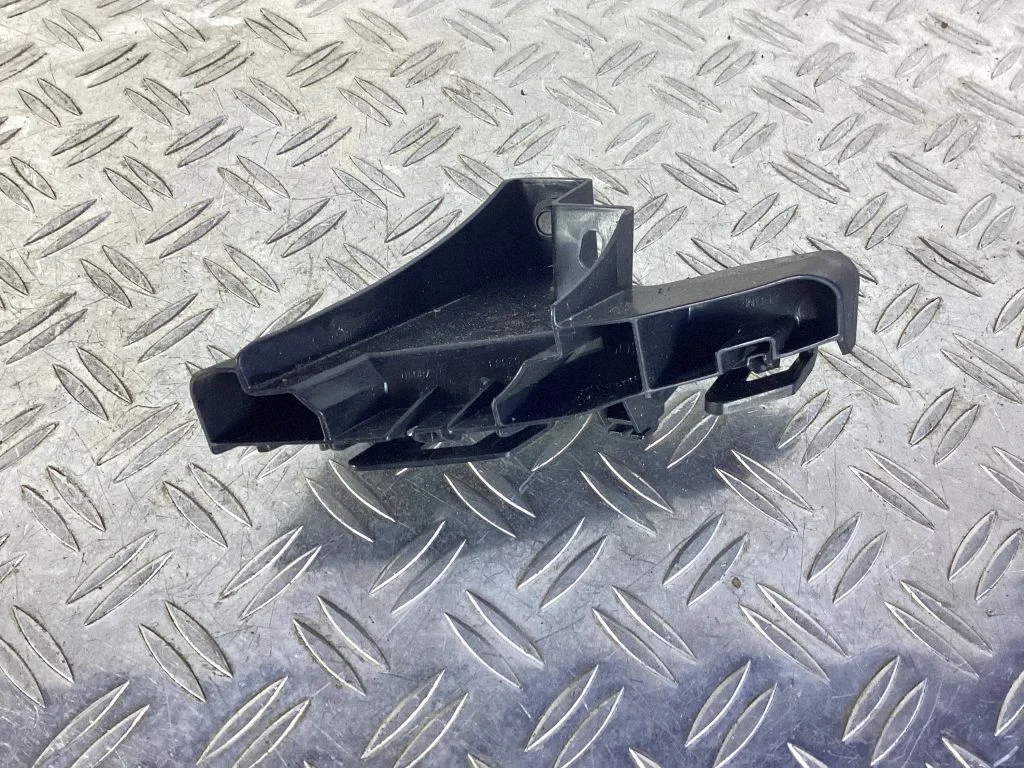 Rear bumper mounting bracket 5256378010
