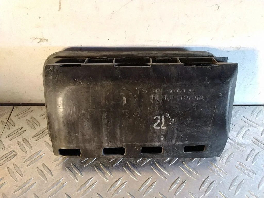 Quarter panel pressure vent – Toyota Land Cruiser (J200) (2008-)