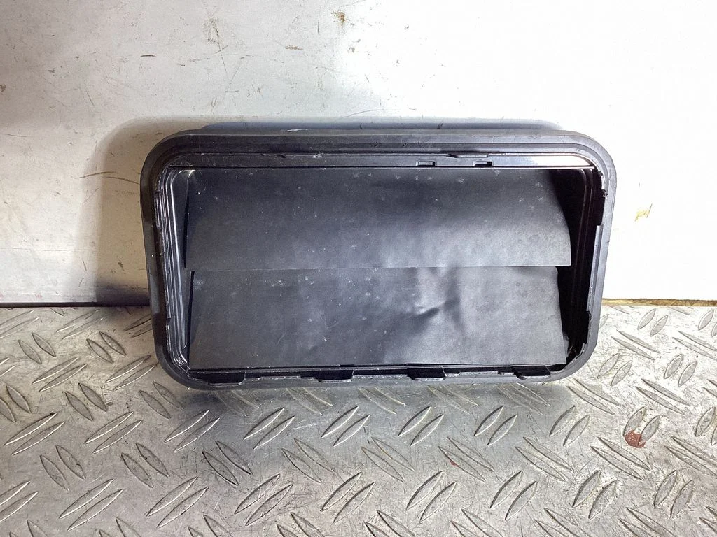 Quarter panel pressure vent – Lexus RX 450H (2016-)