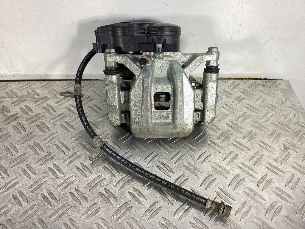 Rear brake caliper – Lexus RX 450H (2016-)