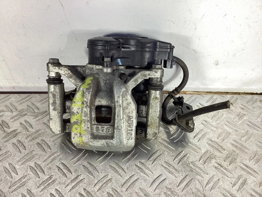 Rear brake caliper – Lexus RX 450H (2016-)