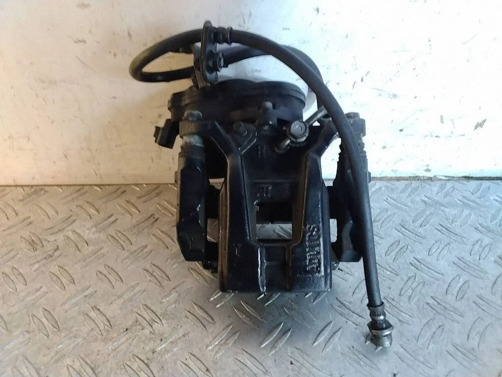 Rear brake caliper – Lexus RX 450H (2016-)