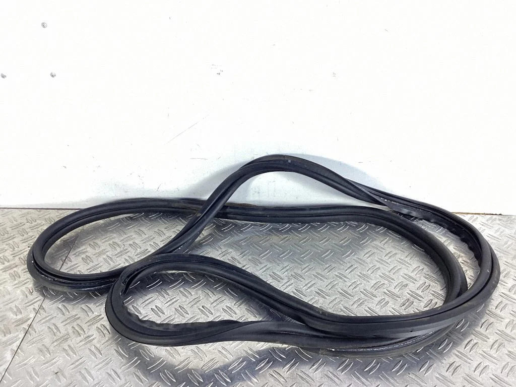 Loading door rubber seal (on body) – Mercedes-Benz ML-Class W166 (2012-2017)