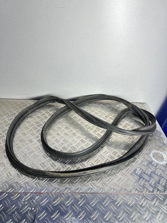 Loading door rubber seal (on body) – Mercedes-Benz GLC-Class C253 (2016-)