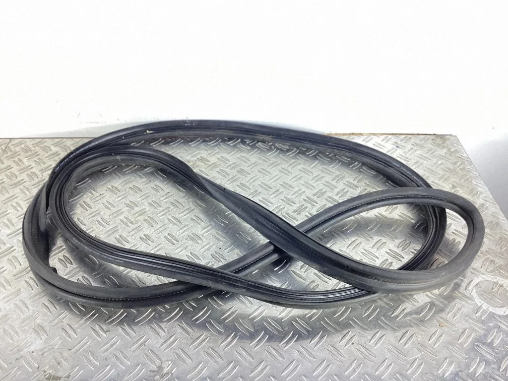Loading door rubber seal (on body) – Mercedes-Benz GLC-Class C253 (2016-)
