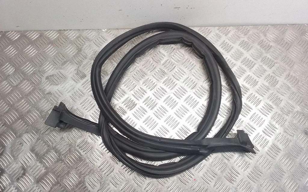 Loading door rubber seal (on body) – Porsche 911 991 (2011-2019)