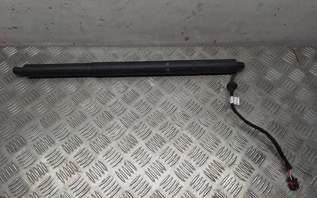 Tailgate/trunk strut/damper – Porsche Macan (95B) (2019-)