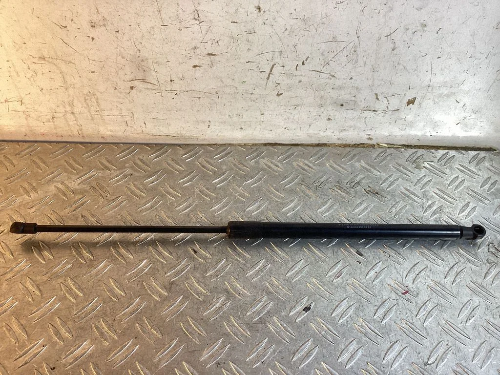 Tailgate/trunk strut/damper – Mercedes-Benz C-Class W203 (2000-2007)