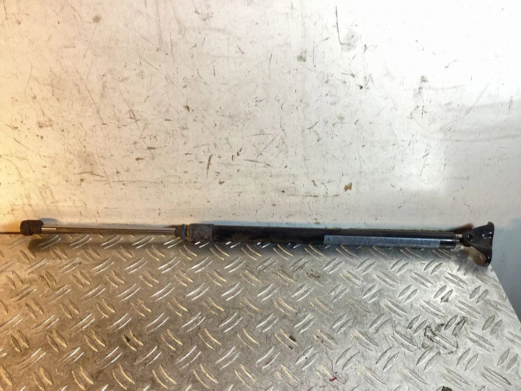 Tailgate/trunk strut/damper – Lexus RX III (2008-2015)