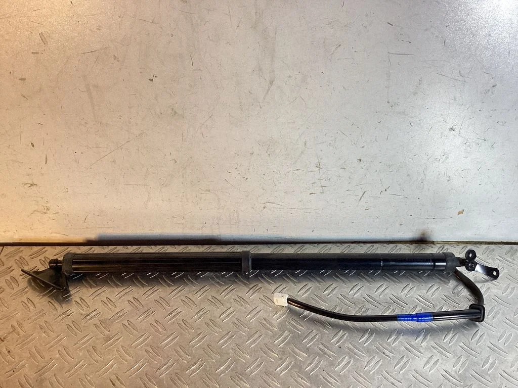 Tailgate/trunk strut/damper – Lexus RX 450H (2016-)