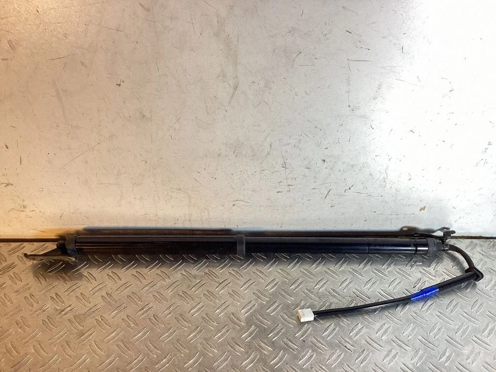Tailgate/trunk strut/damper – Lexus RX 450H (2016-)
