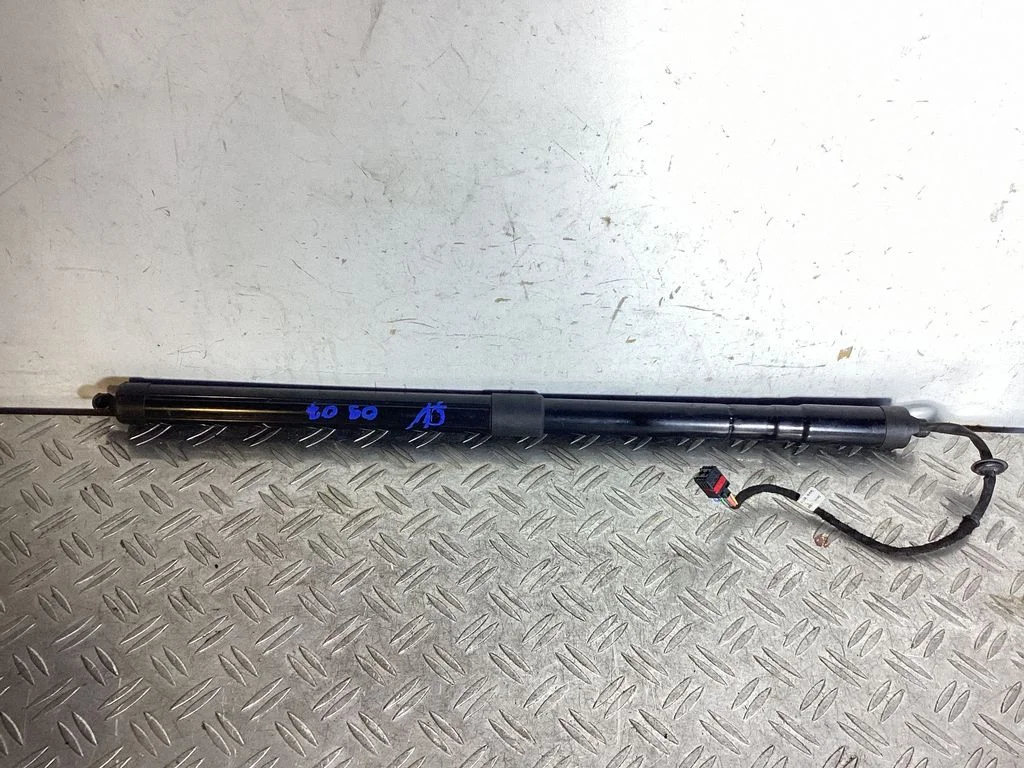 Tailgate/trunk strut/damper – Porsche Cayenne (92A) (2010-2017)