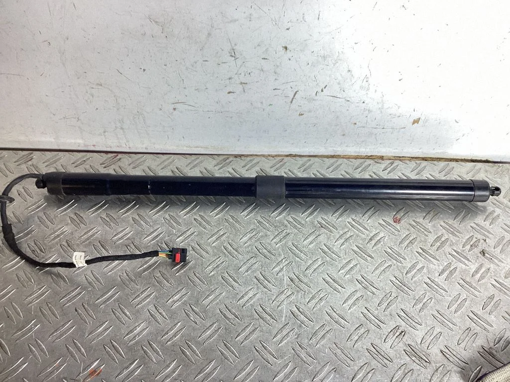 Tailgate/trunk strut/damper – Porsche Cayenne (92A) (2010-2017)