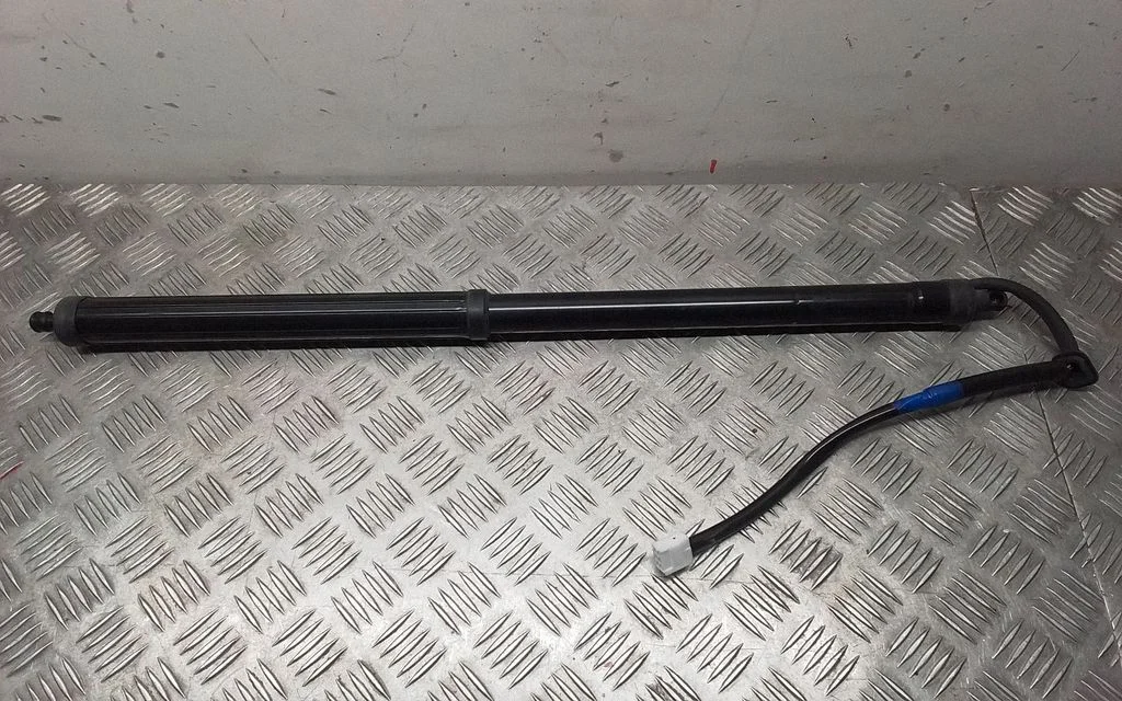 Tailgate/trunk strut/damper – Lexus RX 450H (2016-)