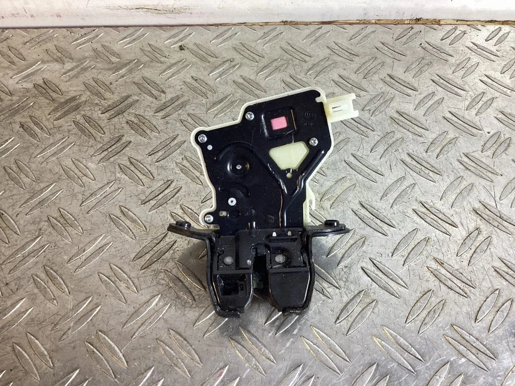 Tailgate/trunk/boot lock/catch/latch
