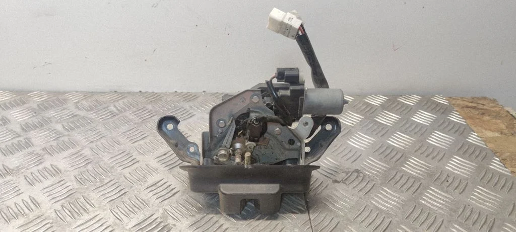Tailgate/trunk/boot lock/catch/latch – Lexus RX 450H (2016-)