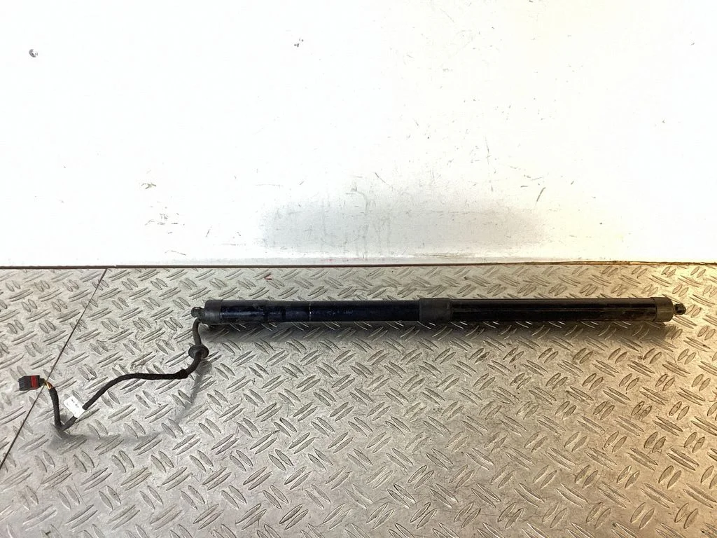 Tailgate/trunk strut/damper – Porsche Cayenne (92A) (2010-2017)