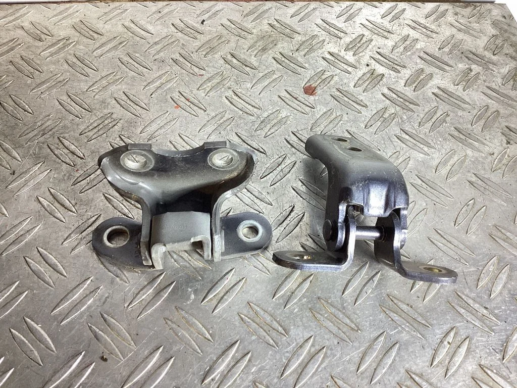 Front door upper hinge – Lexus GS 250 350 300H 450H (2013-)