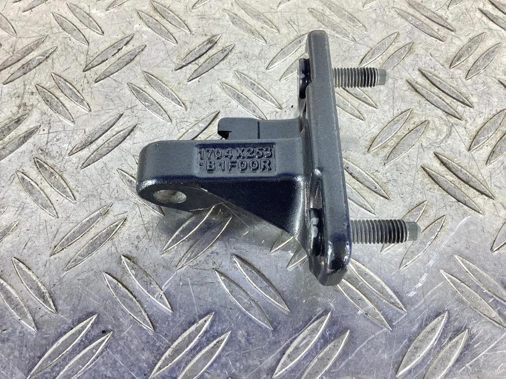 Front door upper hinge – Mercedes-Benz GLC-Class C253 (2016-)