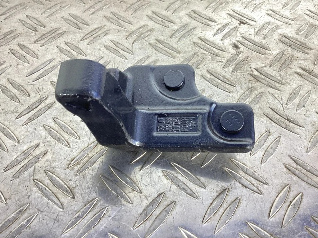 Front door upper hinge – Mercedes-Benz GLC-Class C253 (2016-)