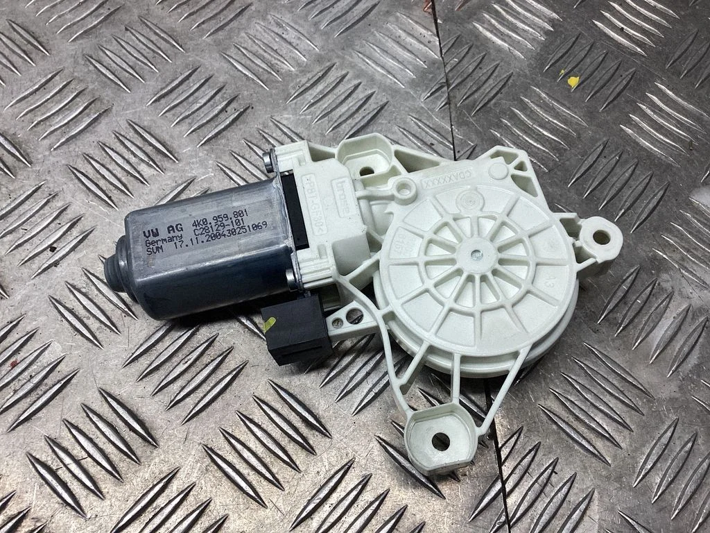 Front door window regulator motor – Porsche Cayenne (9Y0 9Y3) (2018-)