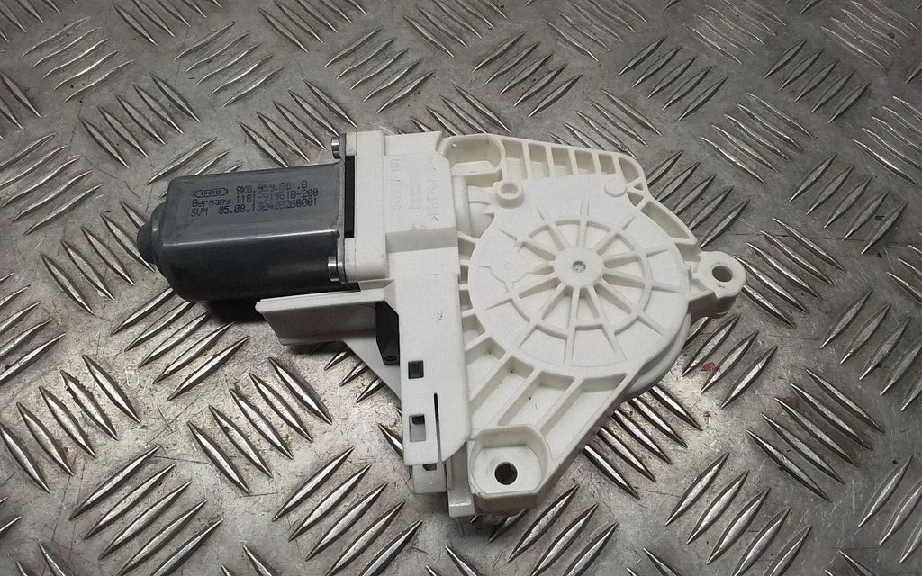 Front door window regulator motor – Porsche Cayenne (92A) (2010-2017)